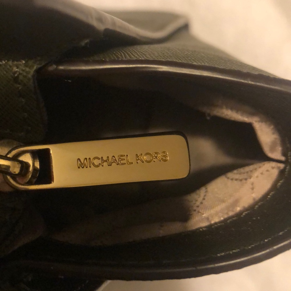 Michael Kors puede - Picture 6 of 7